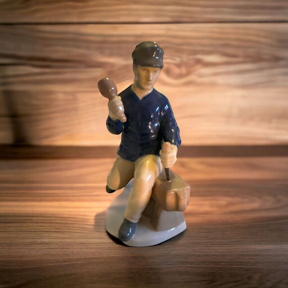 Carl Schneiders Germany Stone Mason Working hand painted underglaze 1859 - Picture 1 of 4